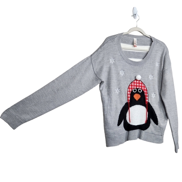 No Boundaries Grey Penguin Snowflakes Ribbed Knit Sweater Womens Size 2X - Picture 2 of 6